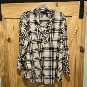 Women’s plaid lace up daytrip brand. Size XXL